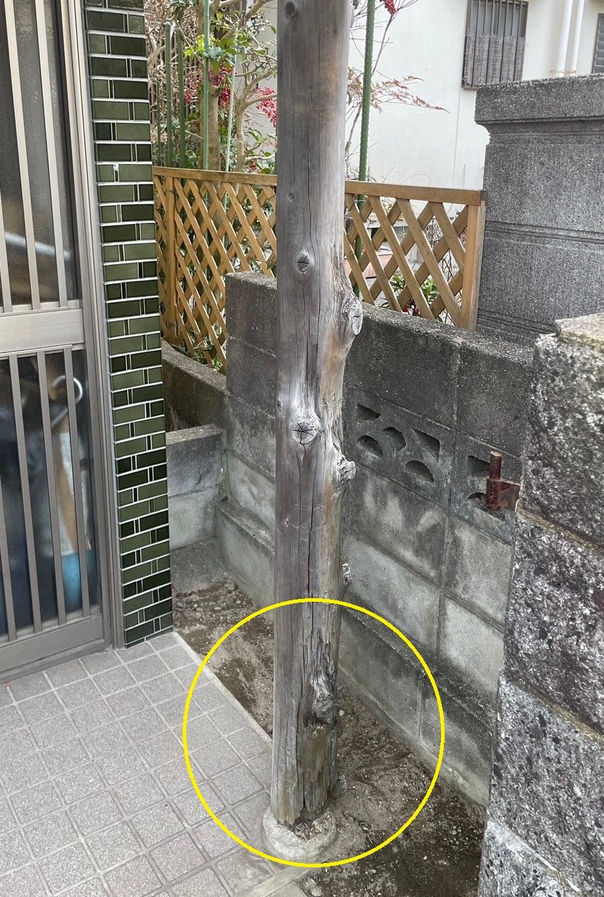 佐伯区　老朽化により腐食していた玄関ポーチの柱を取替ました！