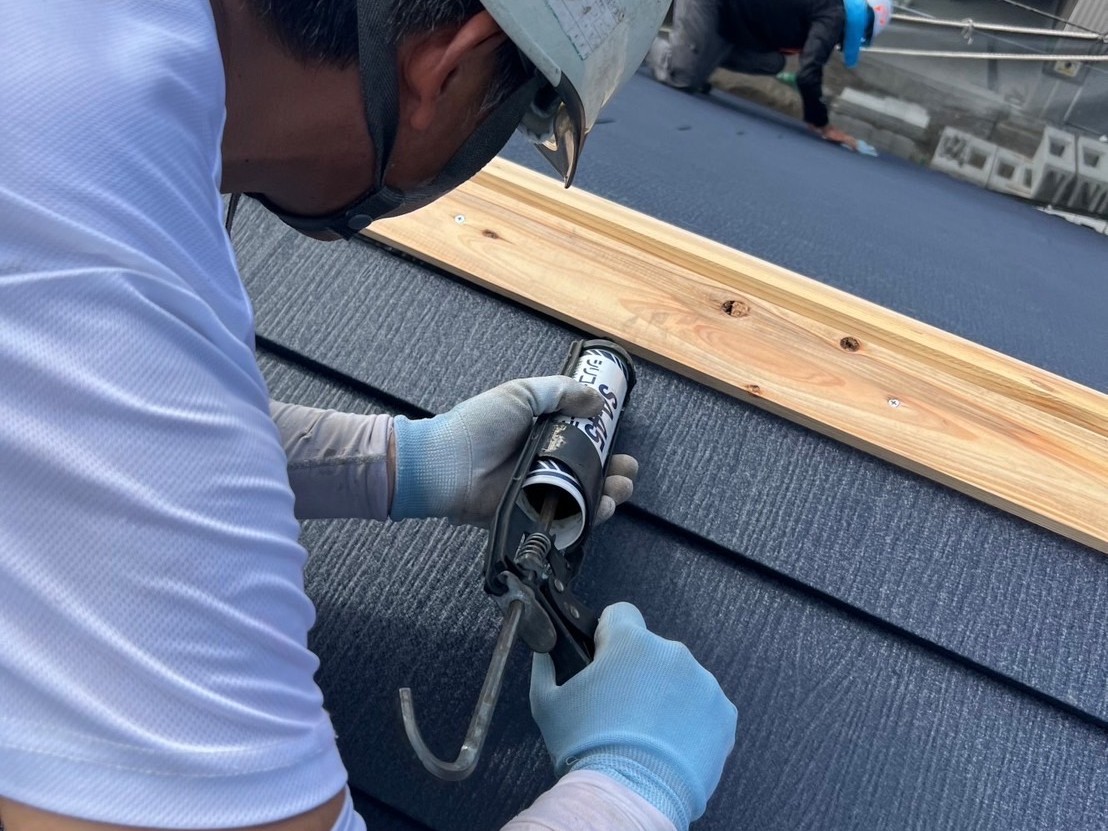 棟板金施工中