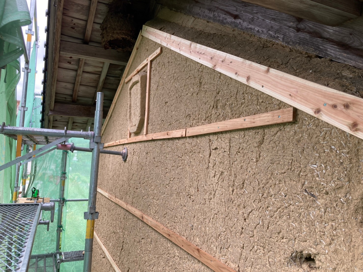 下地胴縁の取り付け