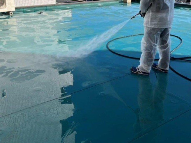 高圧洗浄による下地清掃