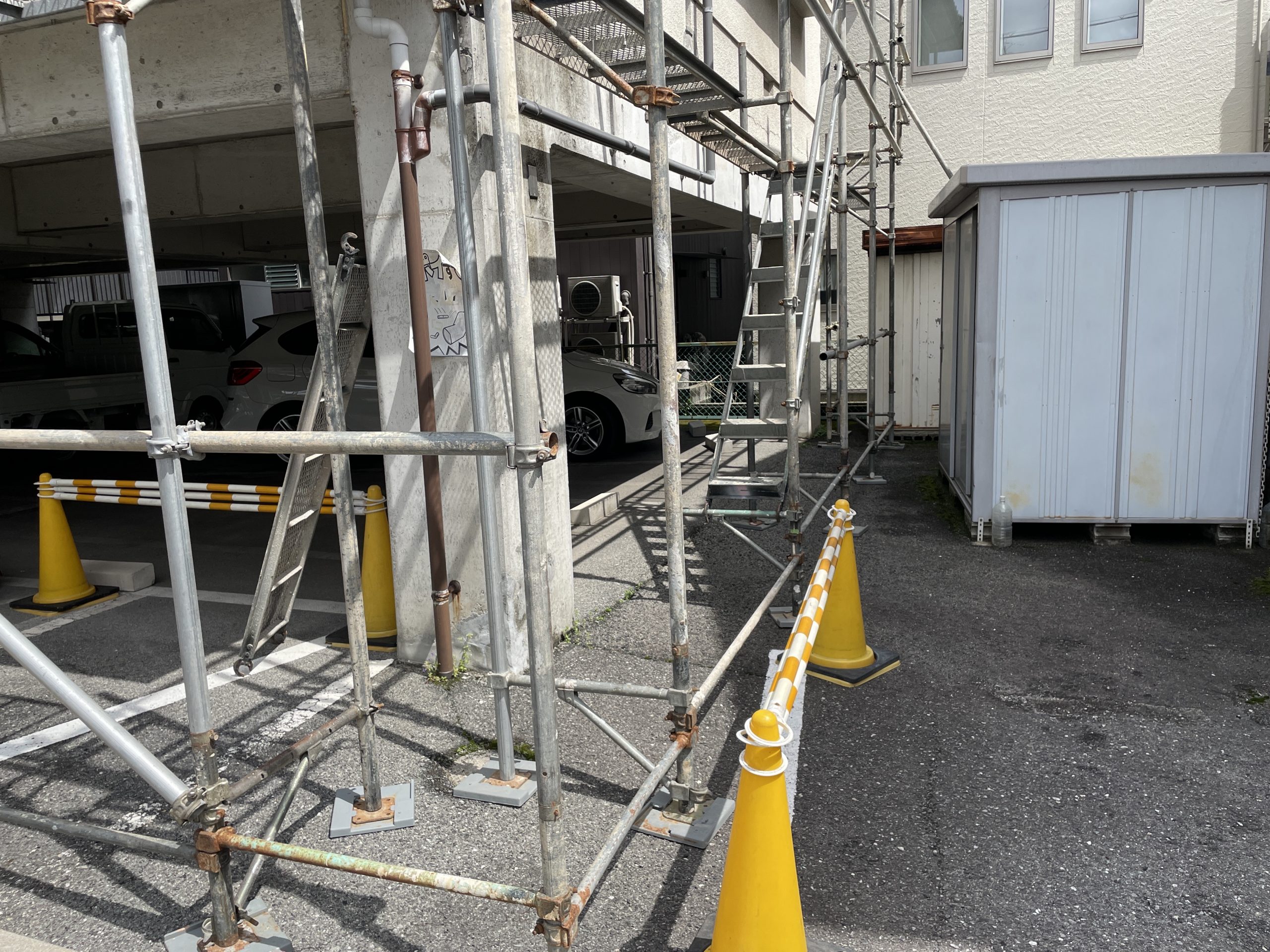 足場設置を行いました