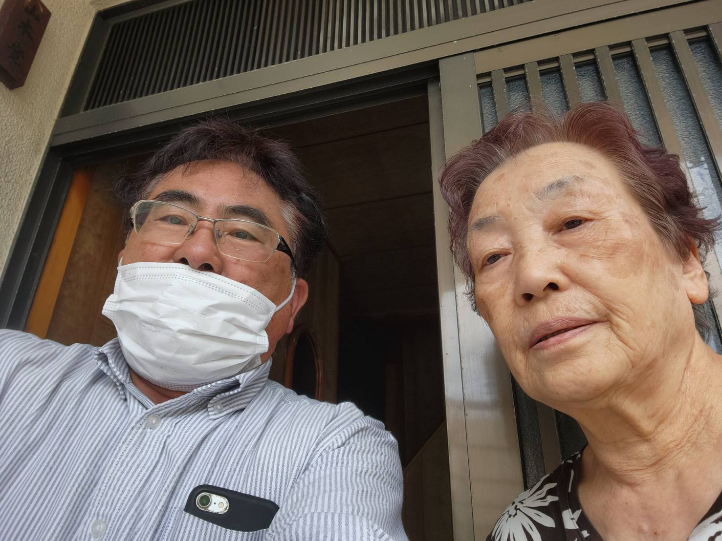 広島市安佐南区、古くなった玄関引き戸の鍵を交換させていただきました！