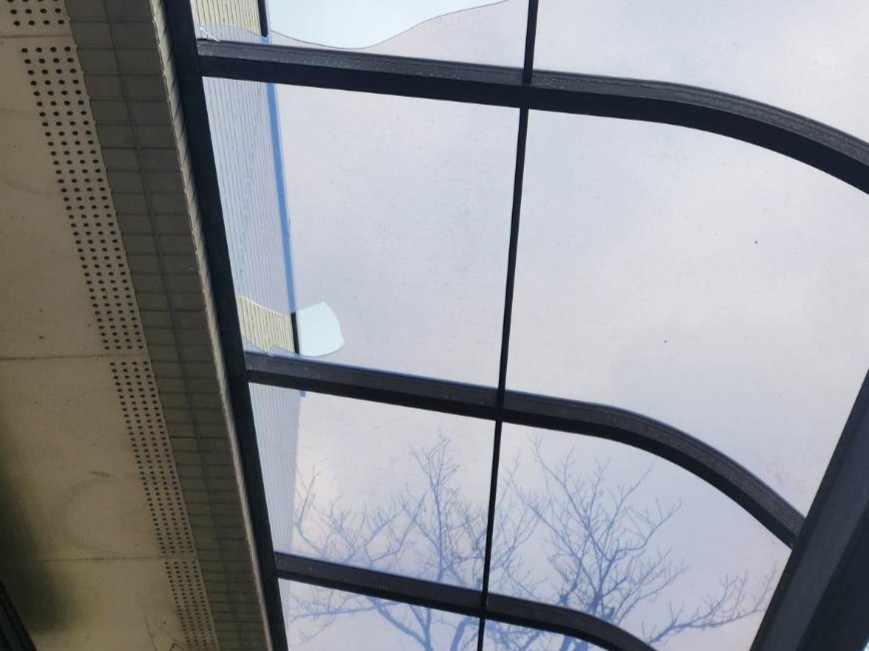 テラス屋根破損