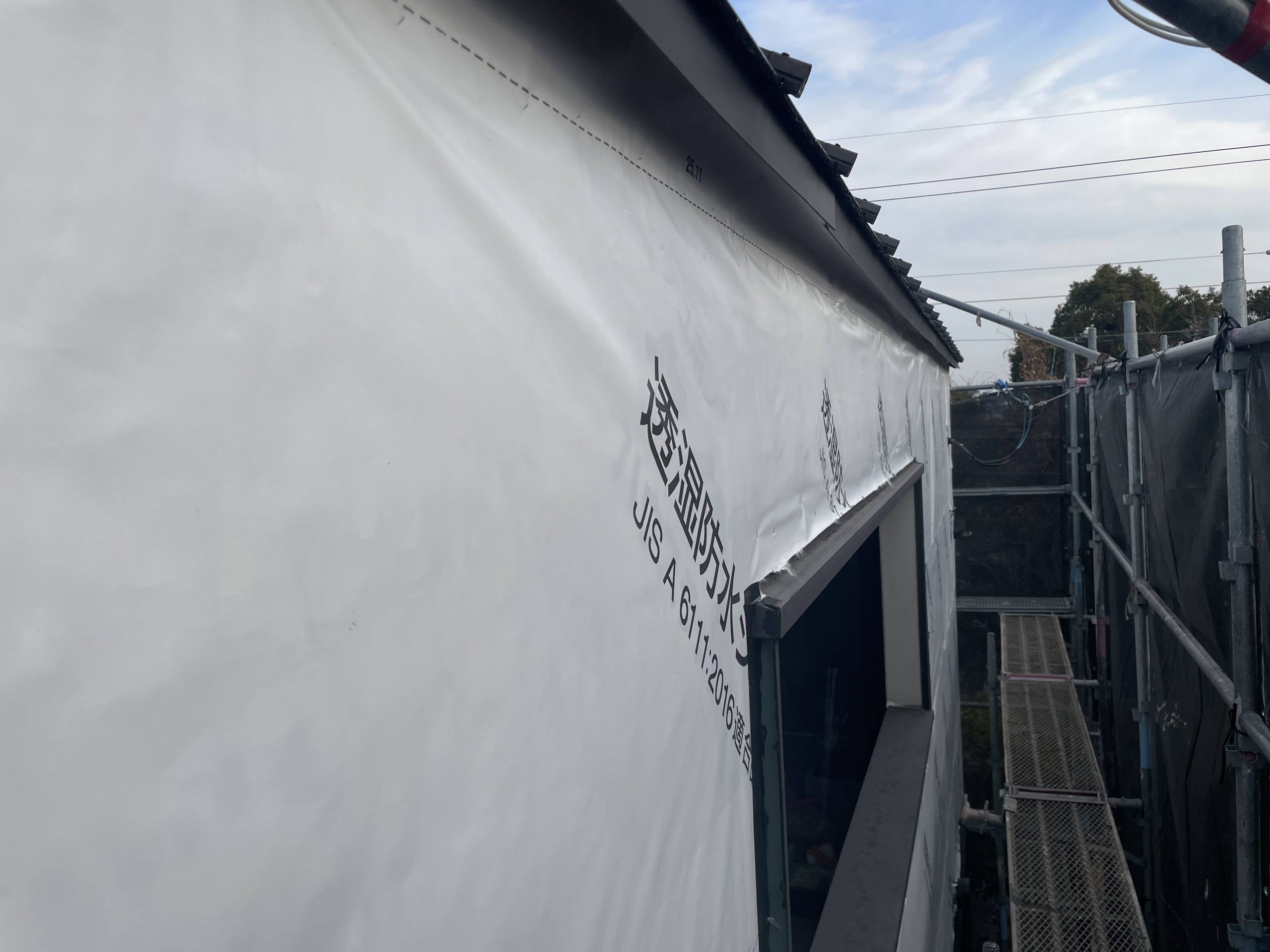 透湿防水シート施工完了後の外壁全体