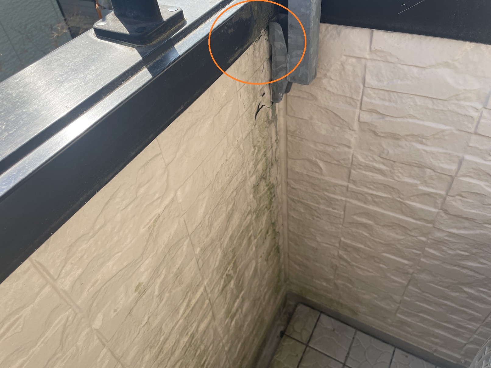 ベランダ　雨漏り