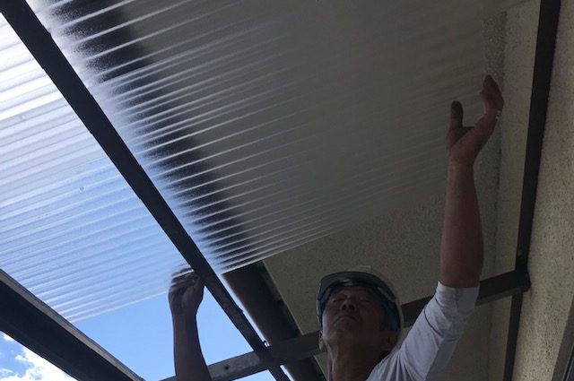 新しい波板設置