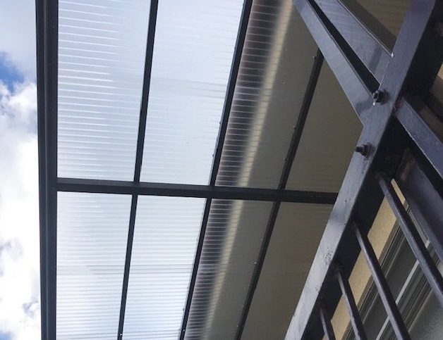 波板張替工事完了