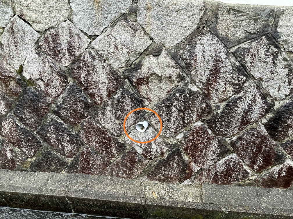 排水溝の割れ