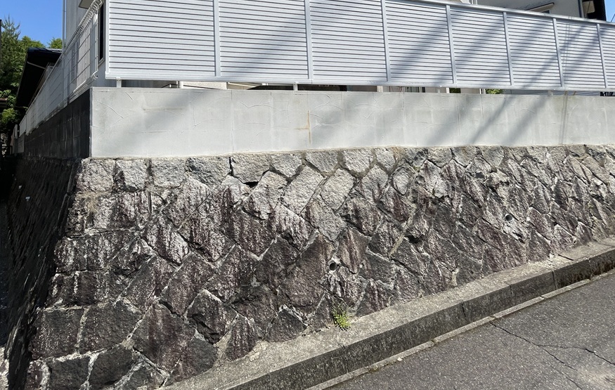 間知石の擁壁