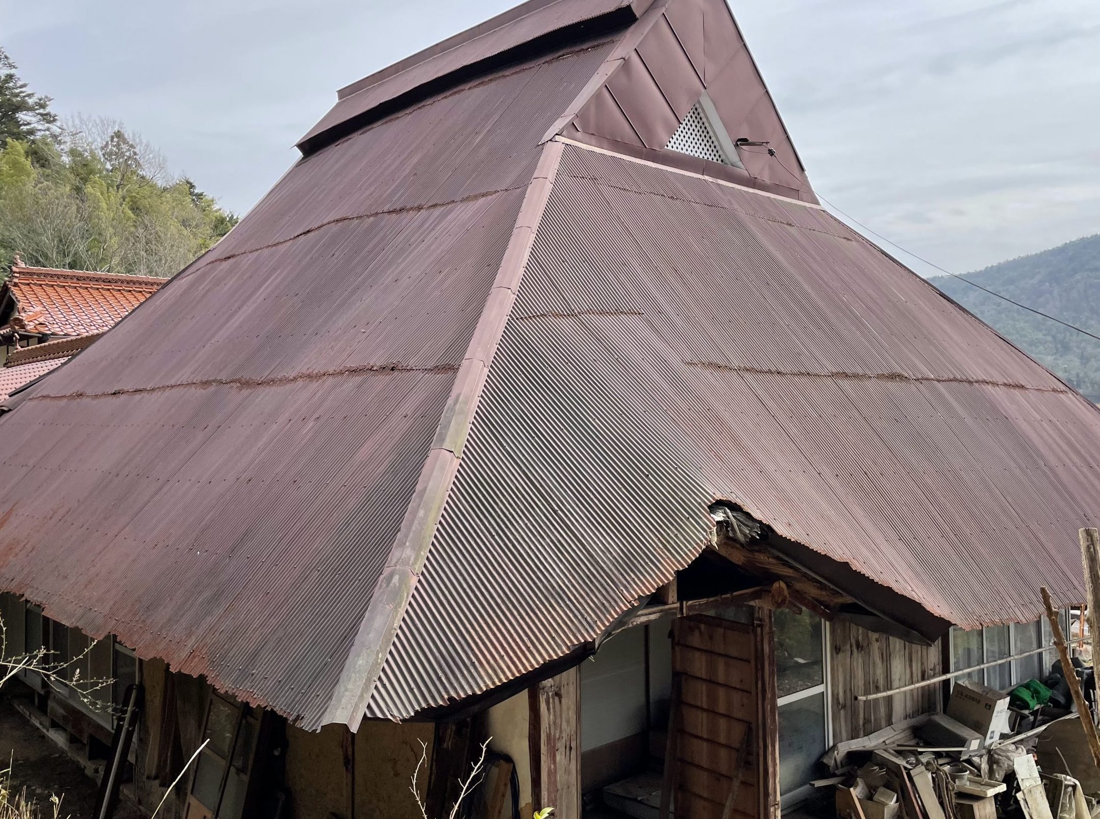 トタン屋根の劣化症状についてご紹介します