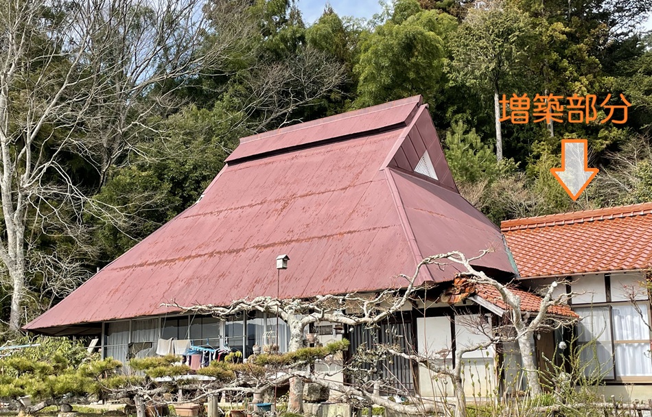 茅葺屋根　葺き替え前