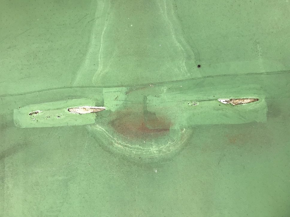 シート防水の裂け跡（その1）