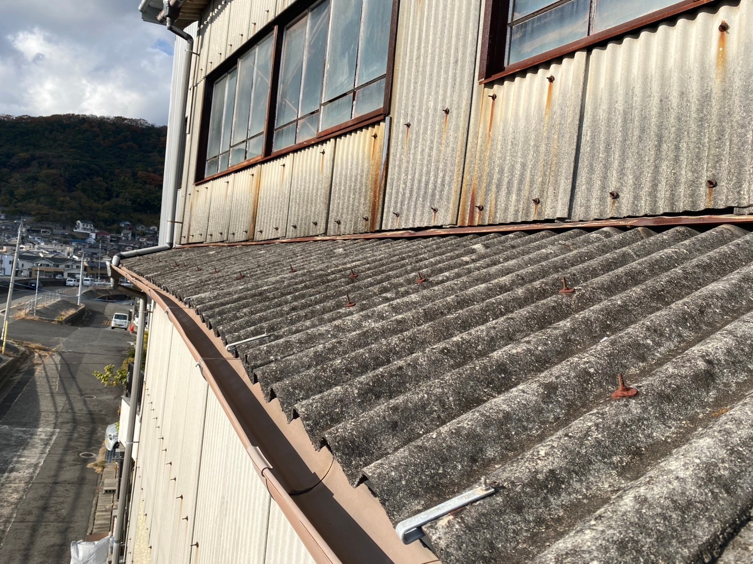 施工前の雨樋の状態です
