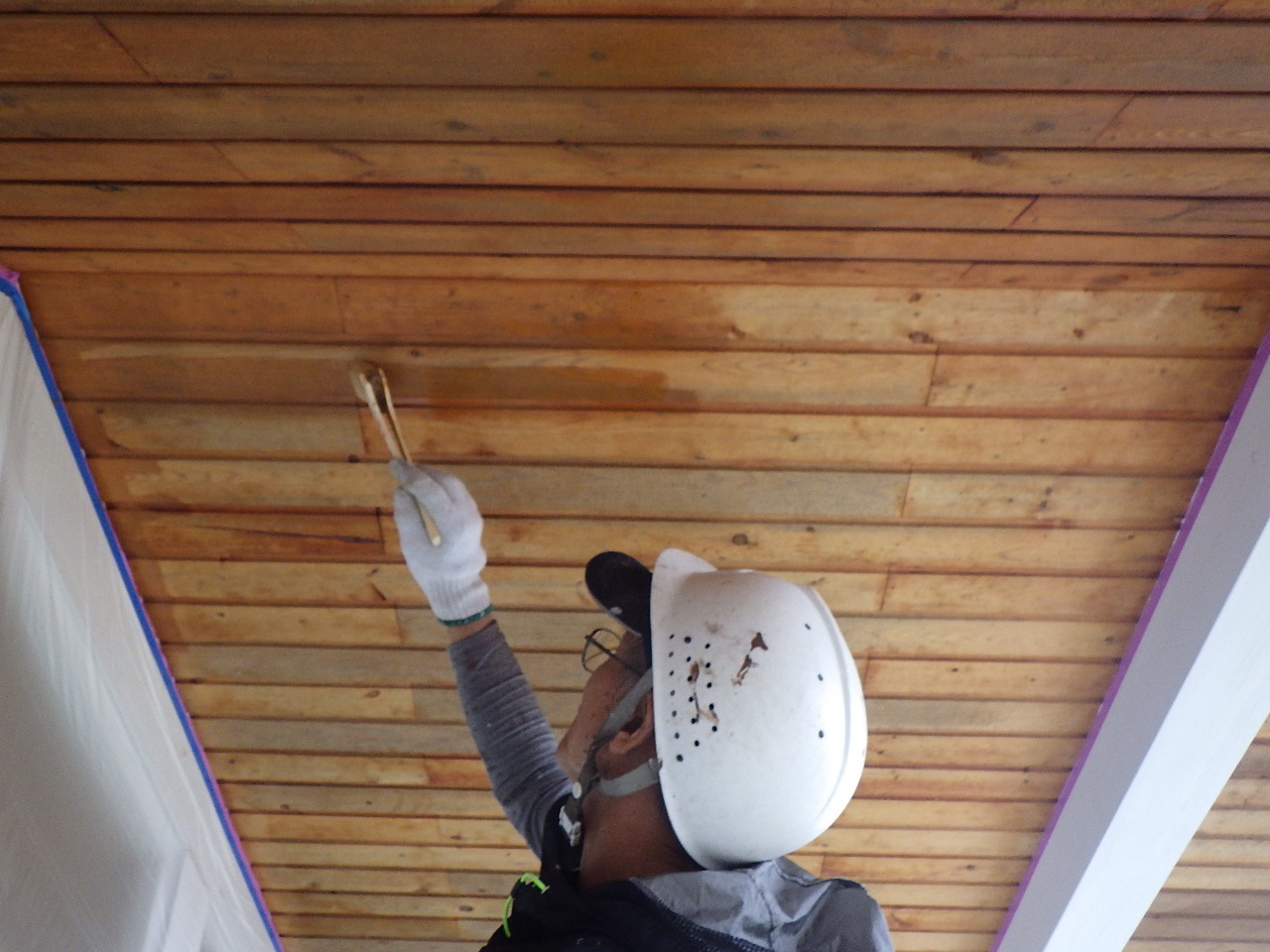 木部用保護塗料の塗布（1回目）