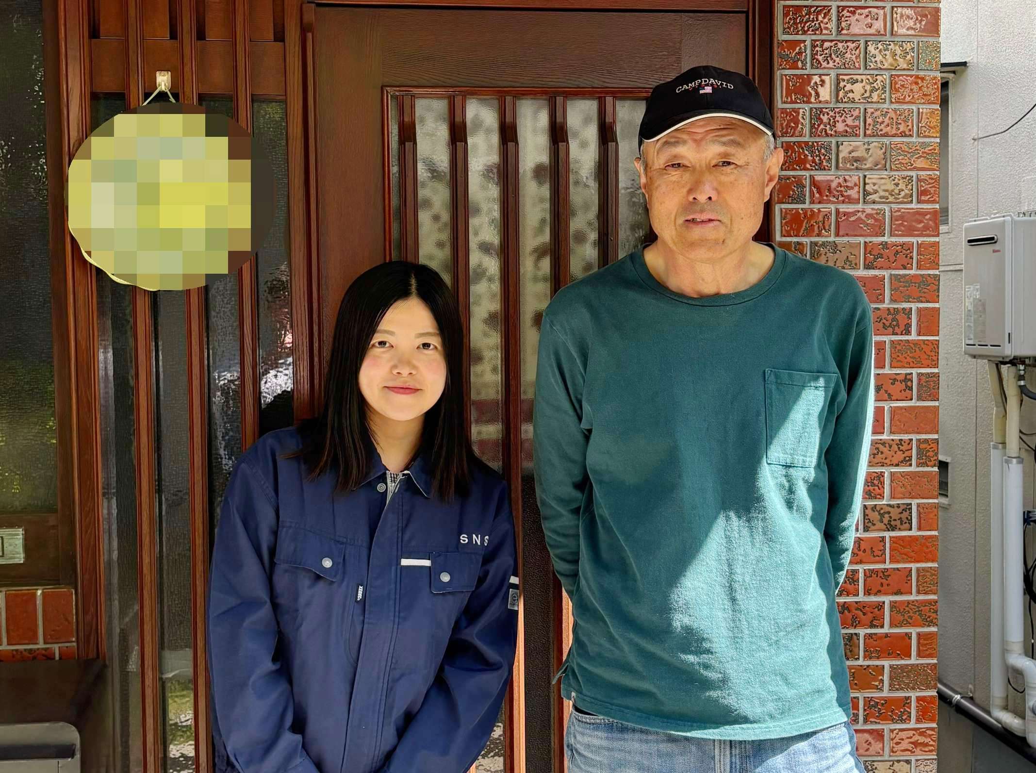 広島市中区、瓦屋根葺き替え工事のお見積り依頼と工事のご縁をいただいたお客様との記念撮影！