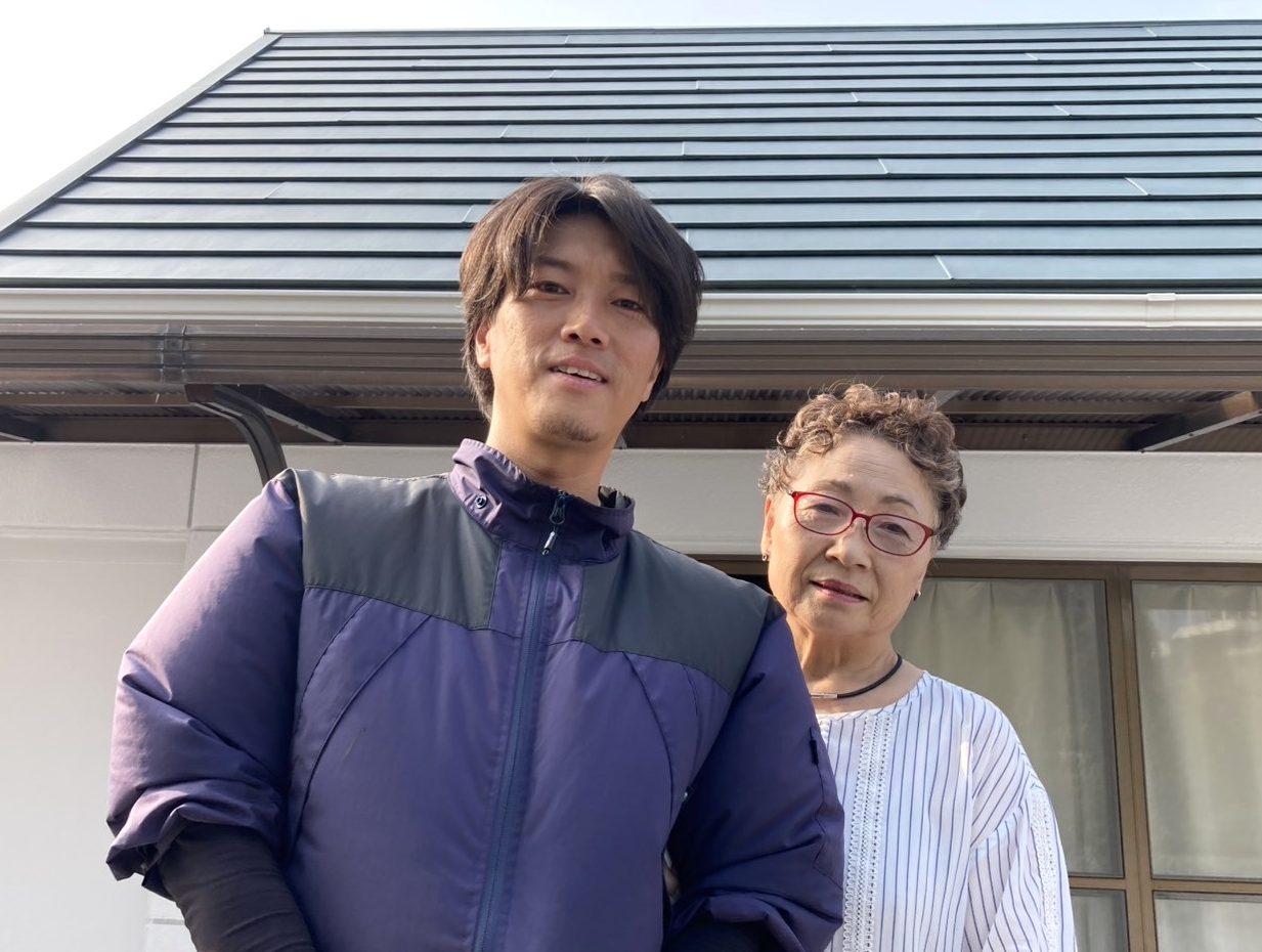 安芸郡府中町、ニチハ横断ルーフαSで屋根カバー工法が完了しました！