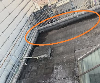ドレン周りには水溜まりも確認