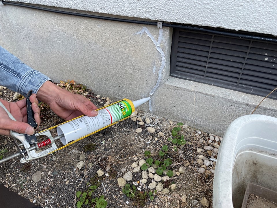 基礎部分コーキング補修