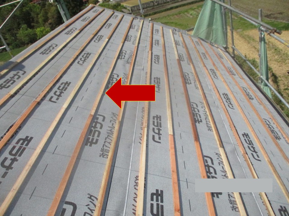 ルーフィングに桟木を取り付け