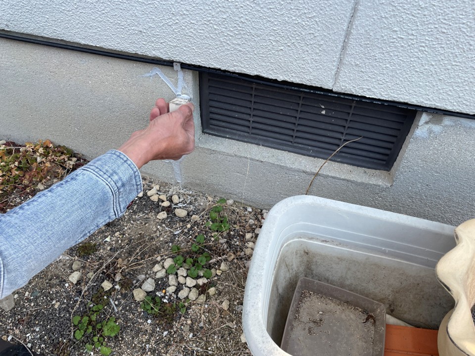 コーキング材充填作業