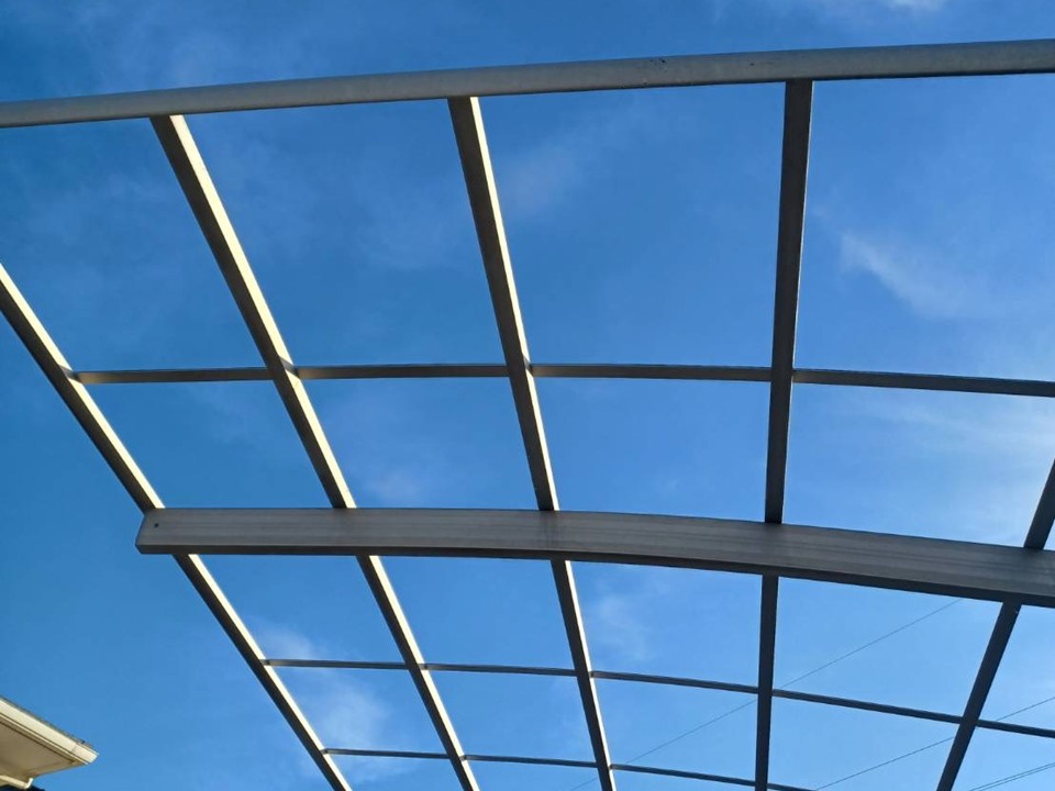 既存パネルの撤去作業