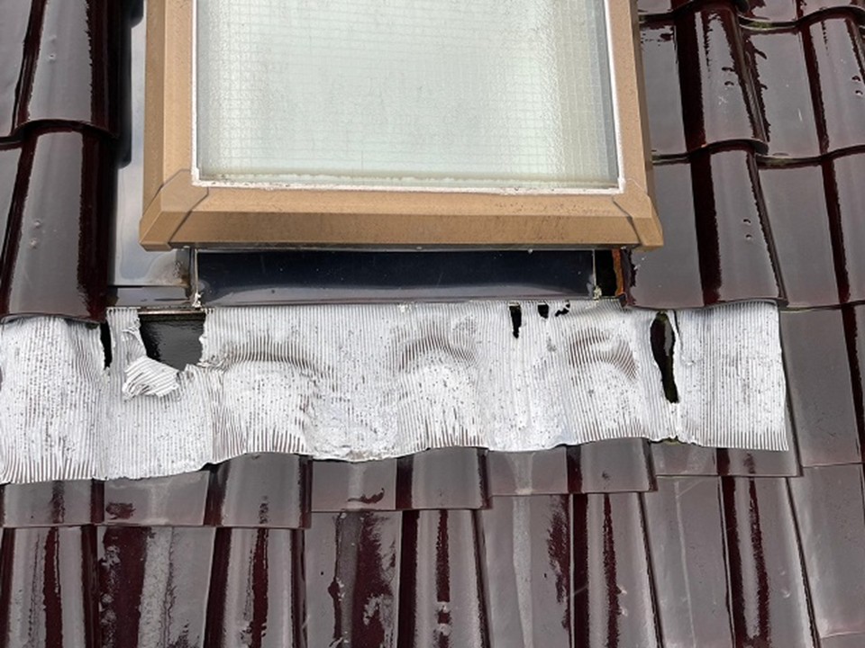 トップライト周辺の防水処理劣化