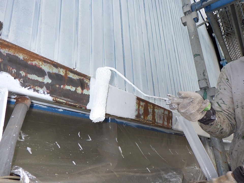 サビ止め塗料の下塗り