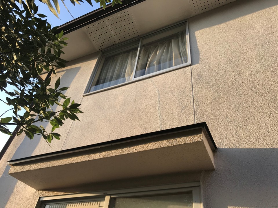 外壁にチョーキング現象が見られる状態