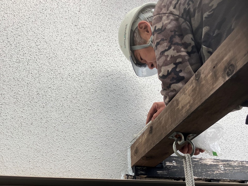 外壁との取り合いへの新規シーリング充填