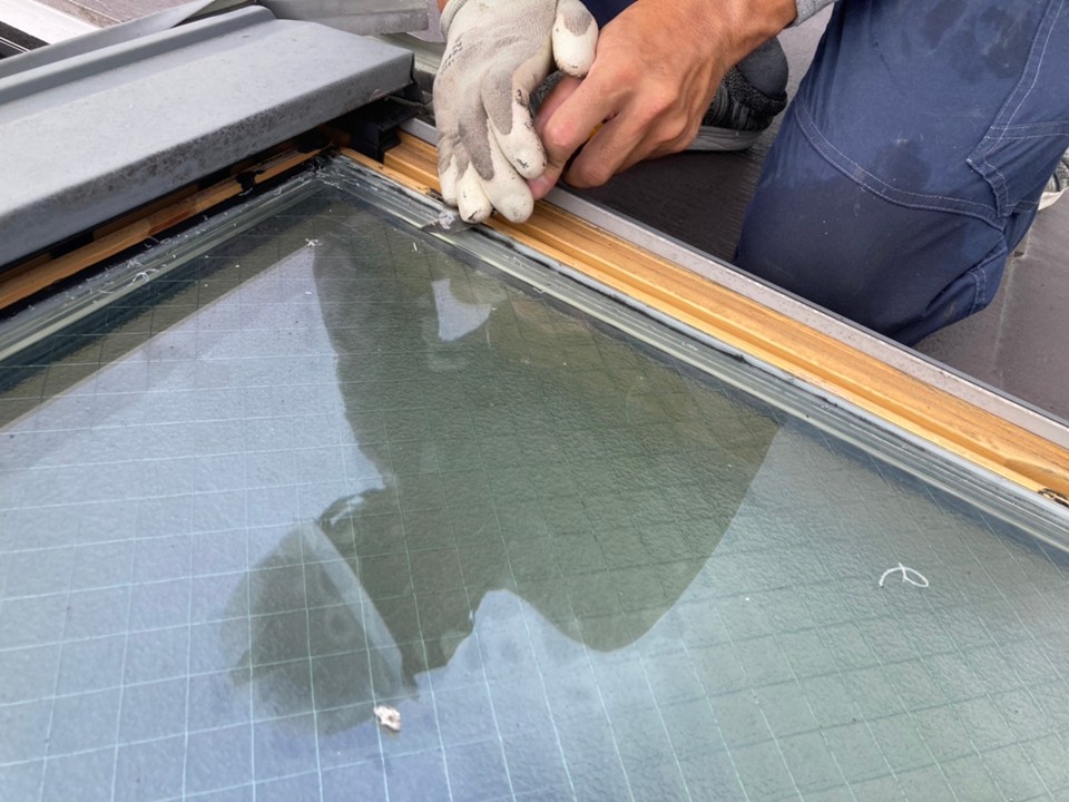 劣化した水密材の撤去