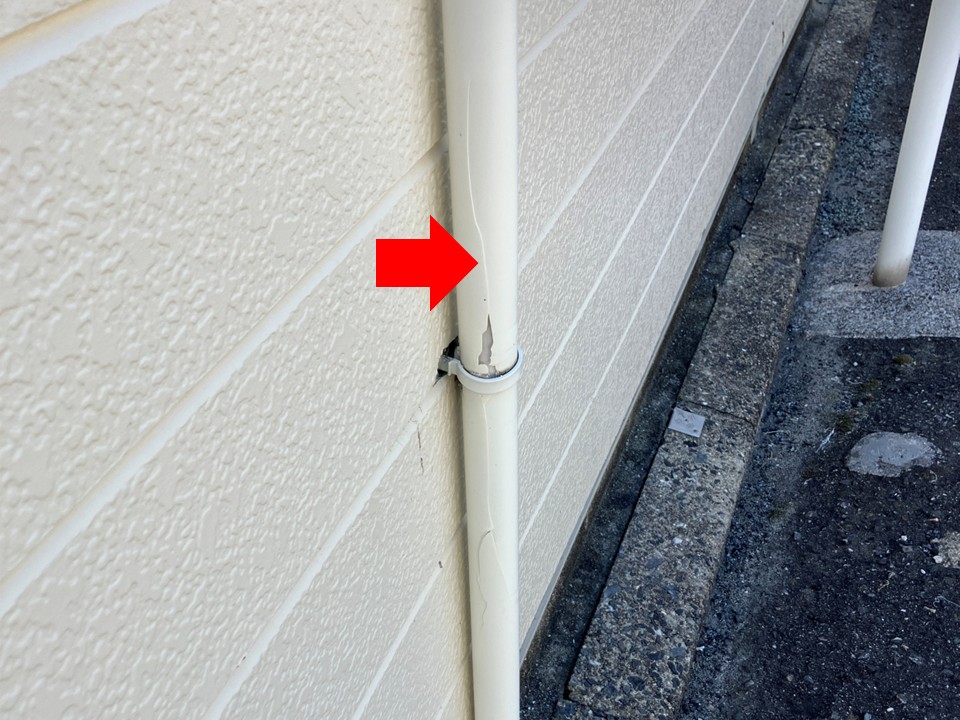 破損した縦樋