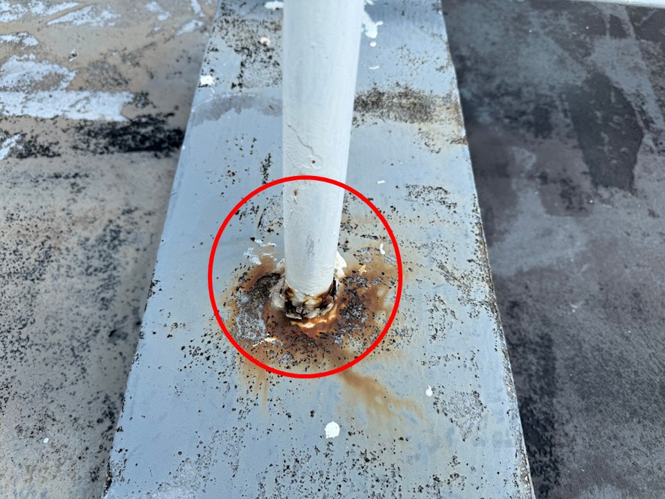 立上り手摺根元の劣化