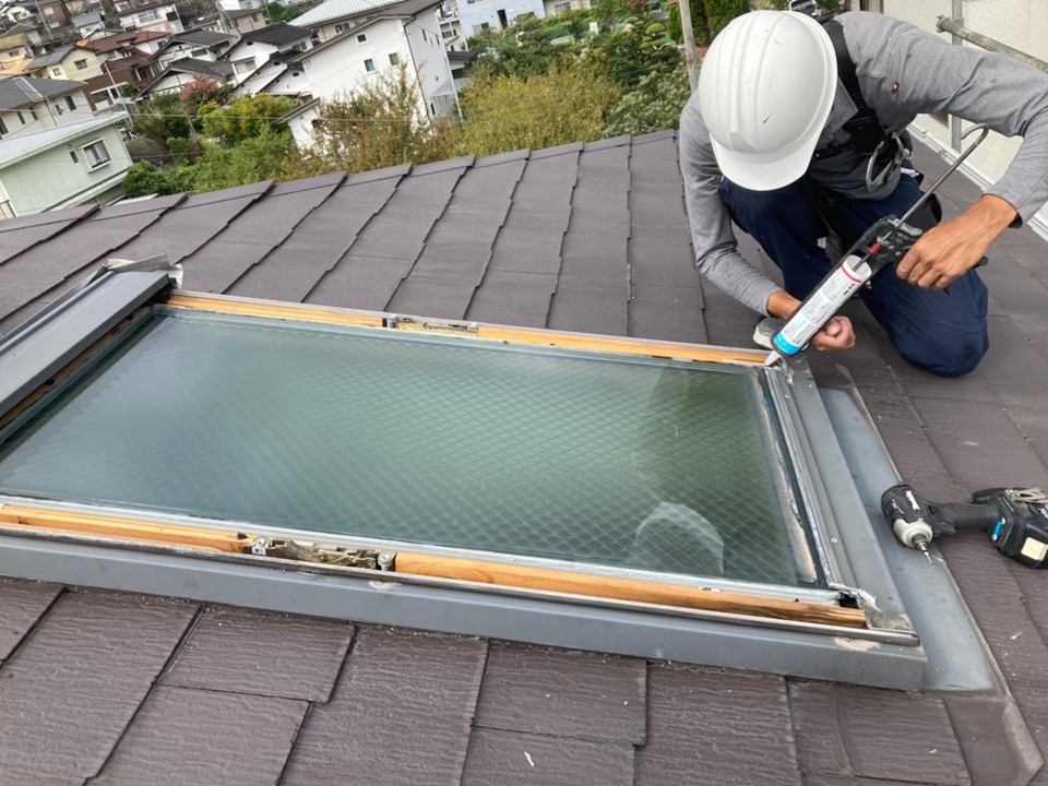 ガラス押し縁を取り付ける部分にも防水処理