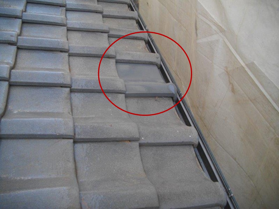 破損瓦の差し替え