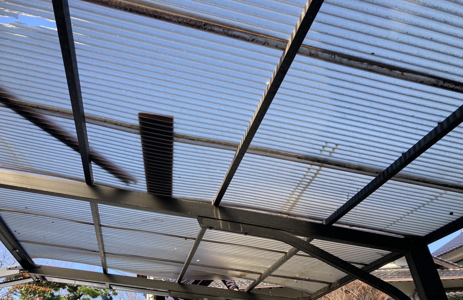 既存屋根材の撤去作業